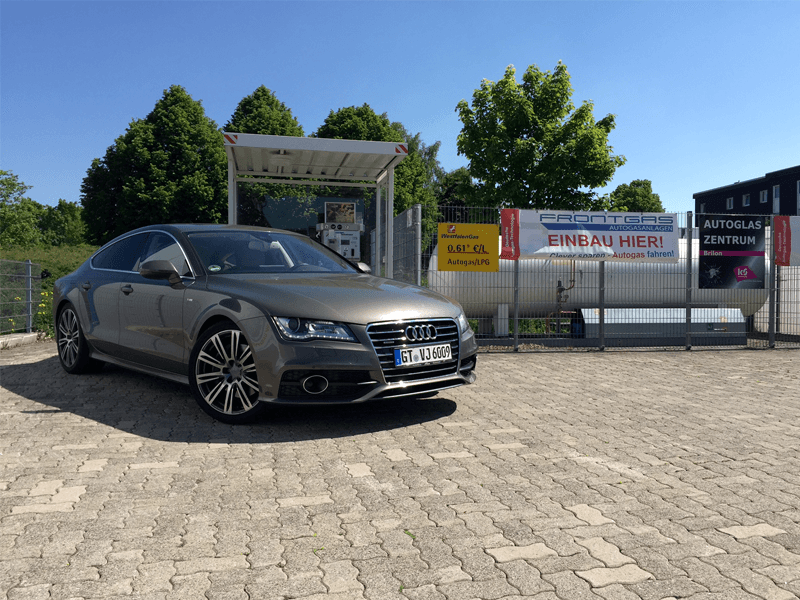 Umgerüsteter Audi A7 vor dem Frontgas Autogas-Zentrum in Brilon