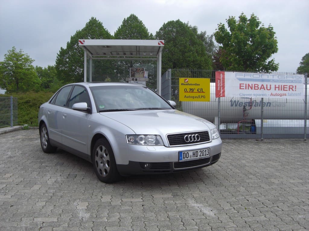 Audi A4 8E 2,4I