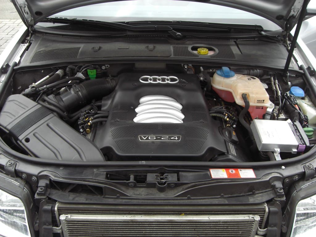 Audi A4 8E 2,4I