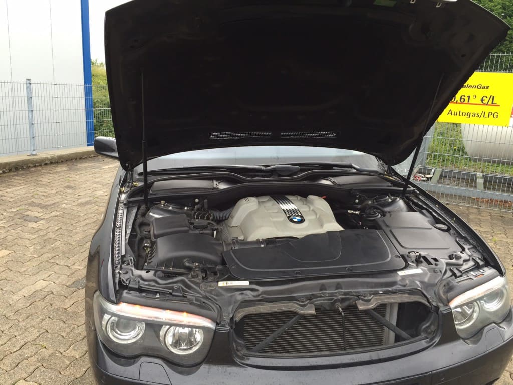 BMW 745 E65