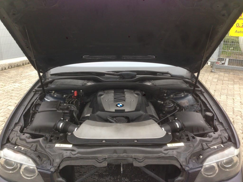 BMW 750 E65