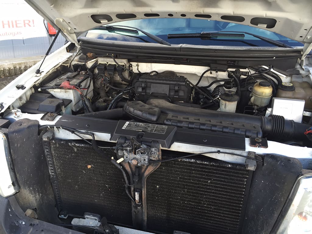 Ford F150 V8