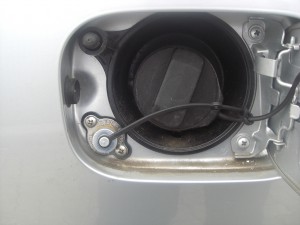 Autogas-Umruestung-LPG-Frontgas-Audi-A4-16-Tankstutzen