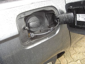 Autogas-Umruestung-LPG-Frontgas-Audi-A6-4G-28-Tankstutzen-1024x768