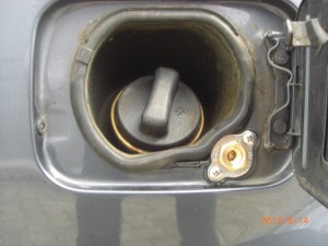 Autogas-Umruestung-LPG-Frontgas-BMW-318-E36-Tankstutzen-1024x768
