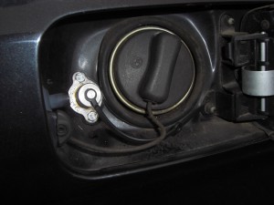 Autogas-Umruestung-LPG-Frontgas-BMW-520-E39-Tankstutzen-1024x768