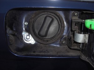 Autogas-Umruestung-LPG-Frontgas-BMW-523-E61-Tankstutzen-1024x768