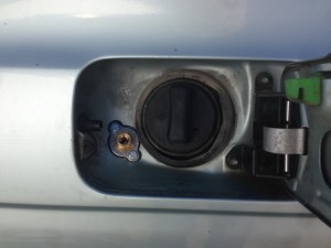 Autogas-Umruestung-LPG-Frontgas-BMW-535-E39-Tankstutzen-1024x768