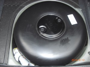 Autogas-Umruestung-LPG-Frontgas-BMW-545-E60-Tank-1024x768