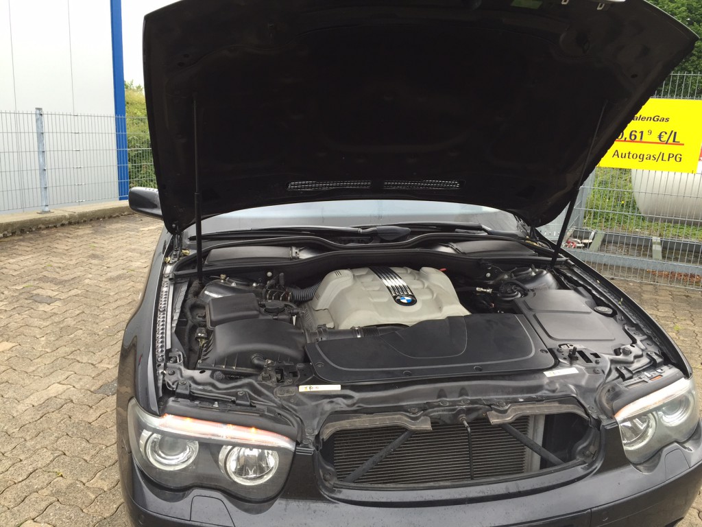 Autogas-Umruestung-LPG-Frontgas-BMW-745i-E65-System-1024x768