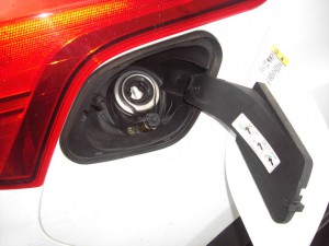 Autogas-Umruestung-LPG-Frontgas-Ford-Focus-1.6-Ecoboost-Tankstutzen-1024x768