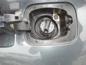Autogas-Umruestung-LPG-Frontgas-Hyundai-I40-20GDI-Tankstutzen-1024x768