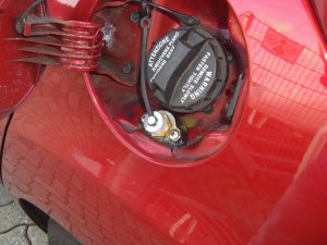 Autogas-Umruestung-LPG-Frontgas-Hyundai-IX20-Tankstutzen-1024x768