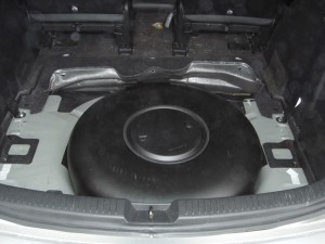 Autogas-Umruestung-LPG-Frontgas-Mazda-5-Tank-1024x768