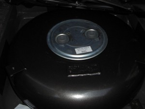 Autogas-Umruestung-LPG-Frontgas-Mercedes-300CE-Tank-1024x768