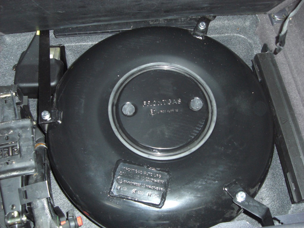 Autogas-Umruestung-LPG-Frontgas-Mercedes-A140-Tank-1024x768