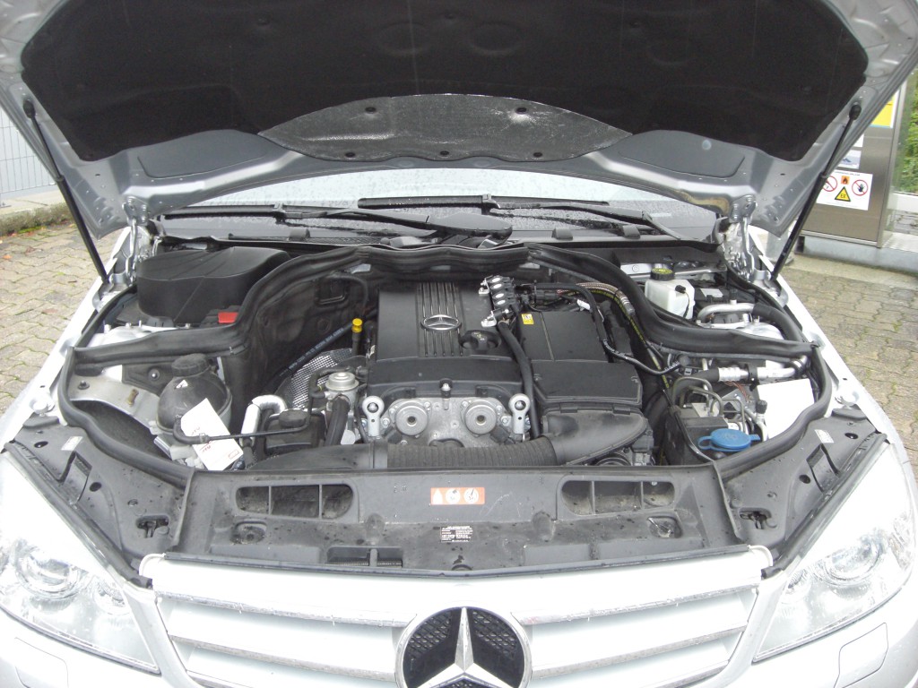 Autogas-Umruestung-LPG-Frontgas-Mercedes-C200-T-System-1024x768