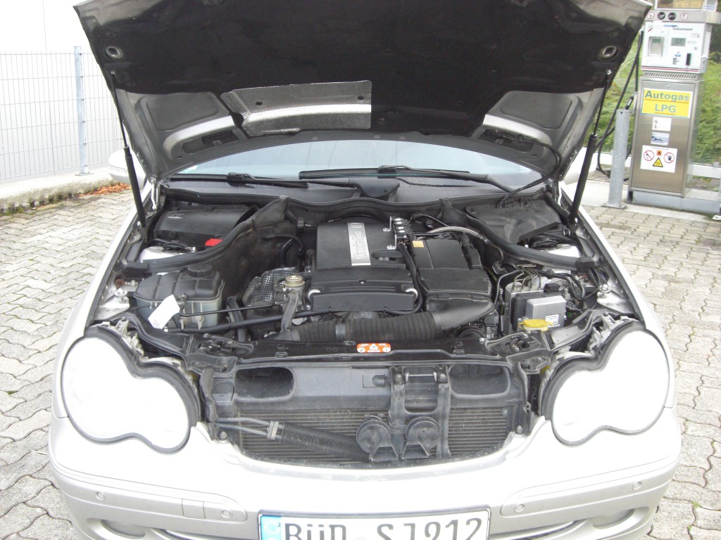 Autogas-Umruestung-LPG-Frontgas-Mercedes-C200K-W203-System-1024x768
