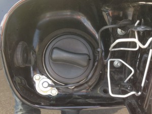 Autogas-Umruestung-LPG-Frontgas-Mercedes-CLK320-W209-Tankstutzen-1024x768