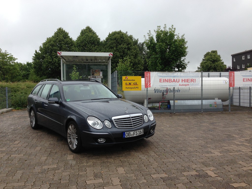 Autogas-Umruestung-LPG-Frontgas-Mercedes-E200K-T-W211-Hauptbild-1024x768