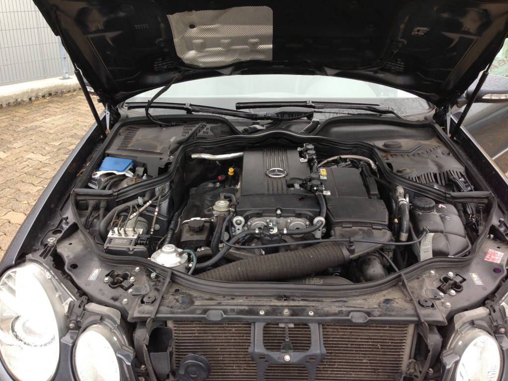 Autogas-Umruestung-LPG-Frontgas-Mercedes-E200K-T-W211-System-1024x768