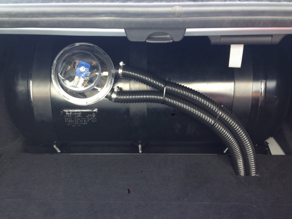 Autogas-Umruestung-LPG-Frontgas-Mercedes-E500-W211-4-1024x768