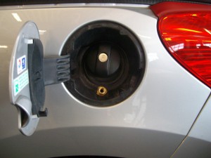 Autogas-Umruestung-LPG-Frontgas-Peugeot-207CC-Tankstutzen-1024x768