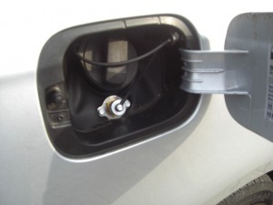 Autogas-Umruestung-LPG-Frontgas-VW-Golf-6-1.4-Variant-Tankstutzen-1024x768