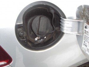 Autogas-Umruestung-LPG-Frontgas-VW-Golf-6-1.8-TSI-Tankstutzen-1024x768