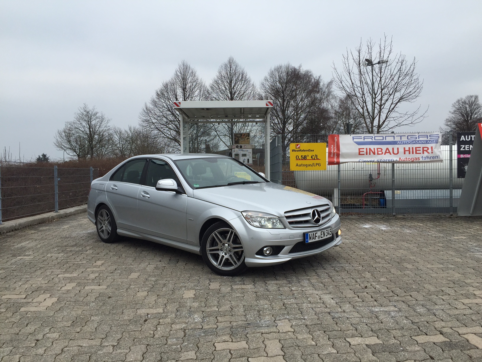 Autogas-Umrüstung-LPG-Frontgas-Mercedes-C350-W204-3