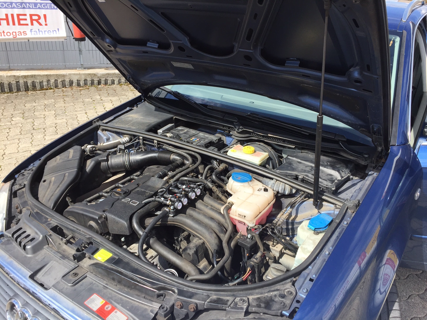 Autogas-R115-Umrüstung-auf-LPG-Autogas_Audi-A4-2,0-Motor-min