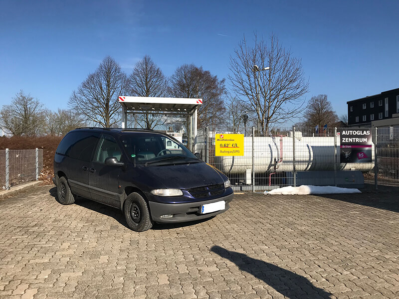 Autogas-Umruestung-LPG-Frontgas-Chrysler-vojager-Titelbild