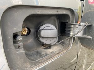 Frontgas-Autogas-Umruestung-LPG-Einbau-Lamdirenzo-Direkt-VW-Sharan-1,4TSI-Tankklappe