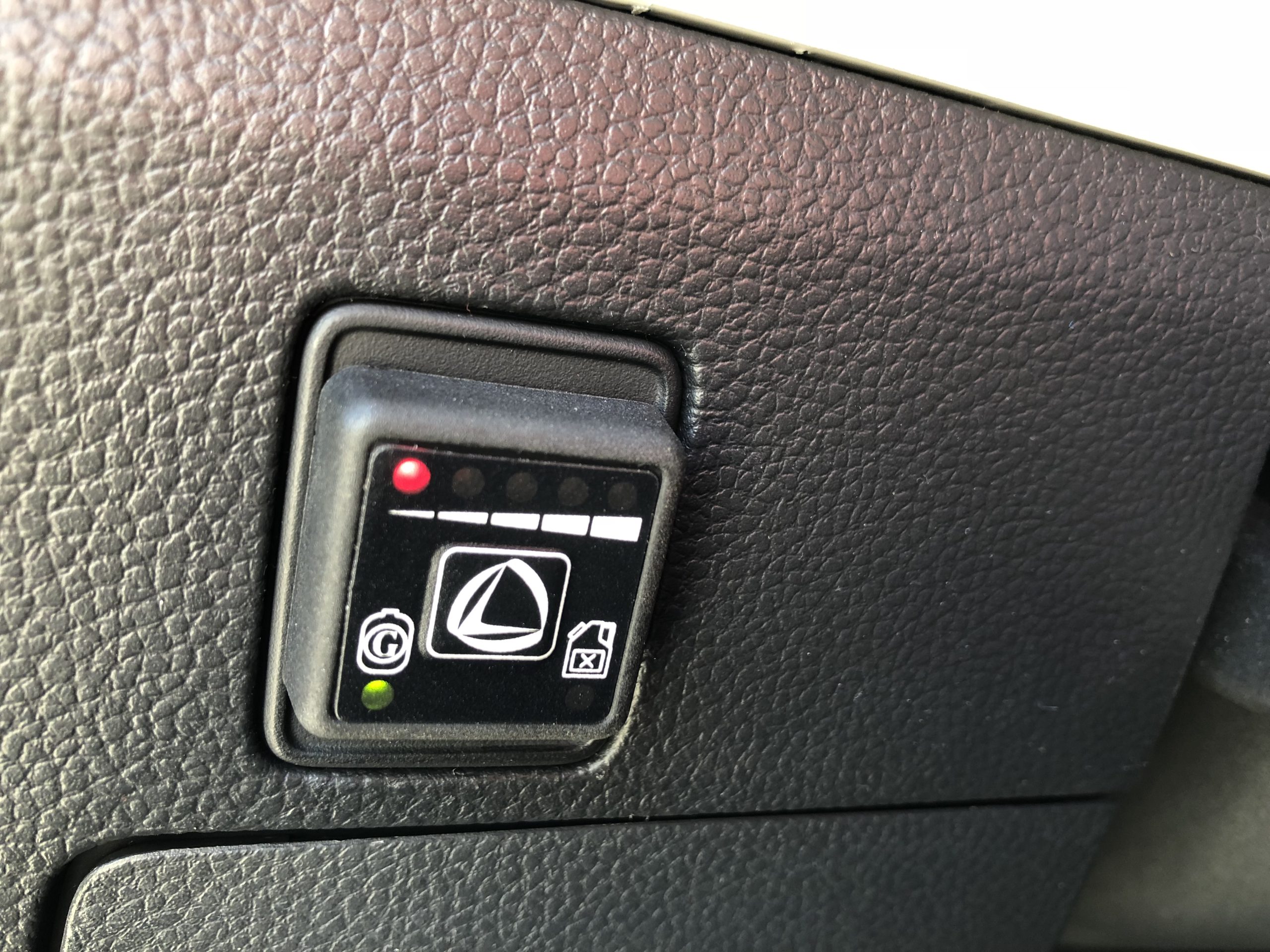 Frontgas-Autogas-Umruestung-LPG-Einbau-Landirenzo-Direct-3.0-Seat-Arona-1,0TSI-Umschalter
