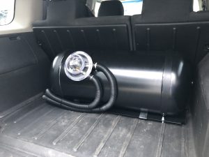 Frontgas-Autogas-Umruestung-LPG-Einbau-Prins-VSI2-Hummer-H3-3,4-164Kw-Zylindertank