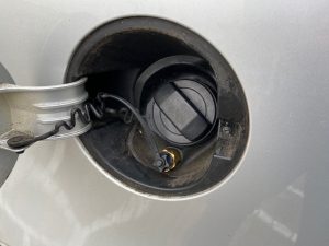 Frontgas-Autogas-Umruestung-LPG-Einbau-Frontgas-Premium-Mitsubischi-Colt-1,3L-70Kw-Tankstutzen