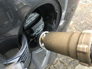 Frontgas-Autogas-Umruestung-LPG-Einbau-Lovato-Fast-Kia-Ceed-2,0L-105Kw-Tankstutzen