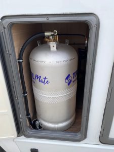 Frontgas-LPG-Autogas-Camping-Wohnmobil-Bürstner-Travel-Van-BT5902-Alugas-Tankflasche-Festverbau-Inklusive-Tüv-Travel-Mate-14kg-36L