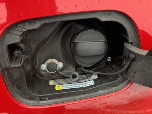 Frontgas-Autogas-Umruestung-Einbau-LPG-Prins-VSI-DI2.0-Direkteinspritzer-Skoda-Superb-2,0-TSI-200KW-Tankstutzen