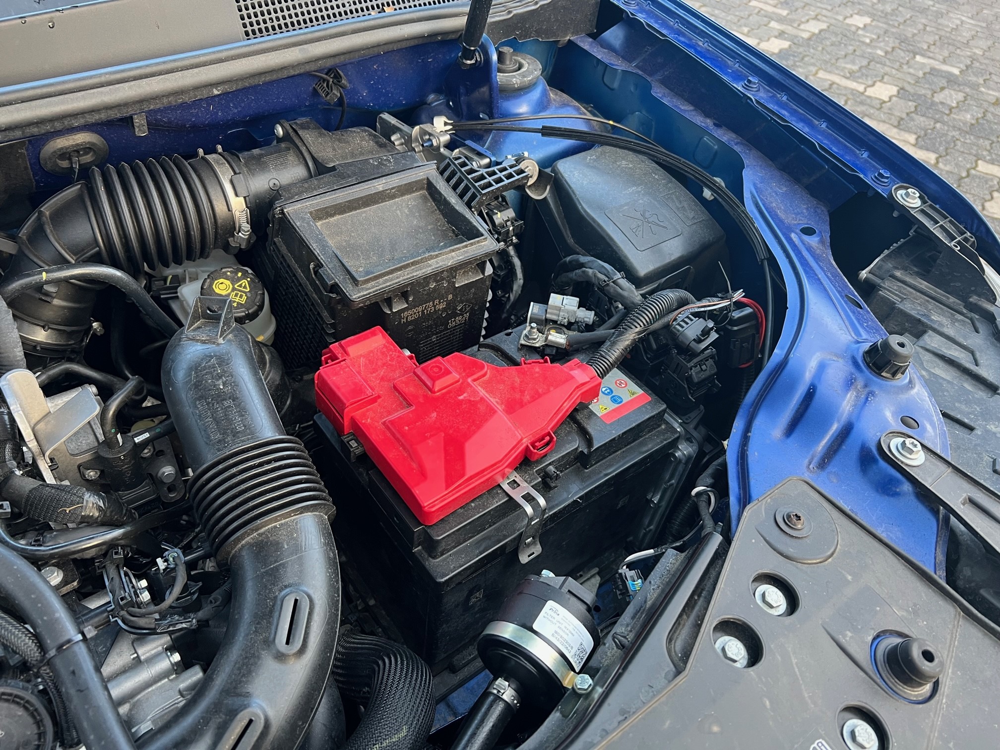 Frontgas-Autogas-Umruestung-Einbau-LPG-Prins-VSI-DI3.0-Dacia-Duster-1332-96KW-H5H470-Filter