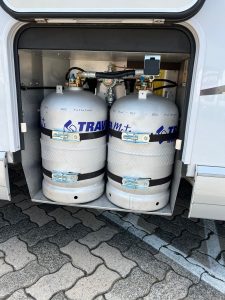 Autogas-LPG-Wohnmobil-Fiat-Carthago-Malibu-T440-Alugas-Travelmate-27L-2x-54Liter-Festeinbau-Tüv-Abnahme-2